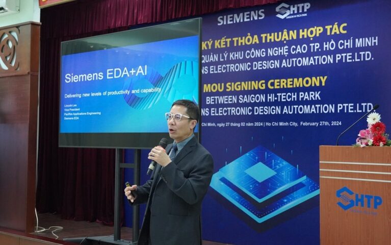 Mr. Lincoln Lee, Vice President of Engineering, Siemens EDA Pacific Region, is introducing Siemens technical solutions.